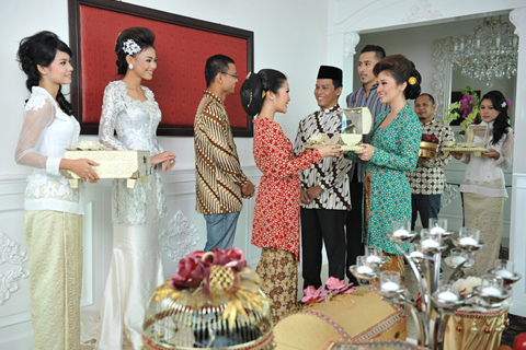  Pertunangan  dan Lamaran Weddingku com