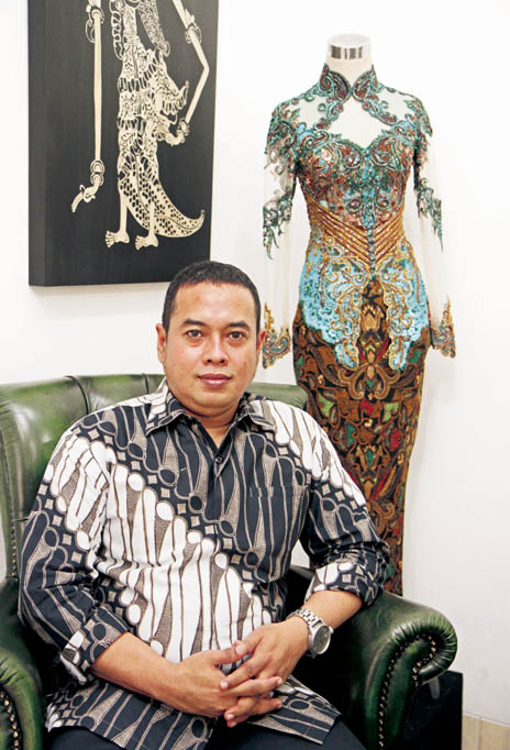 Djoko Sasongko Pikat Busana Tradisional Weddingkucom