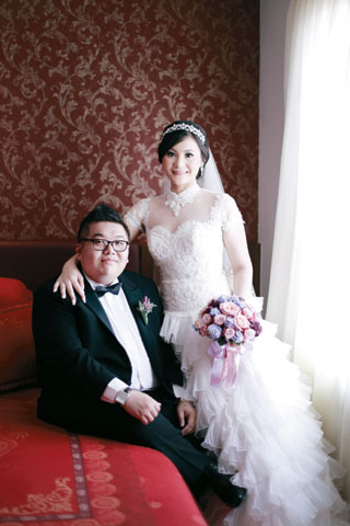 Chinese Modern Wedding Tema Cantik Pesta Pernikahan Charles Dan Christine Di Ahyat Abalone Midplaza Weddingku Com