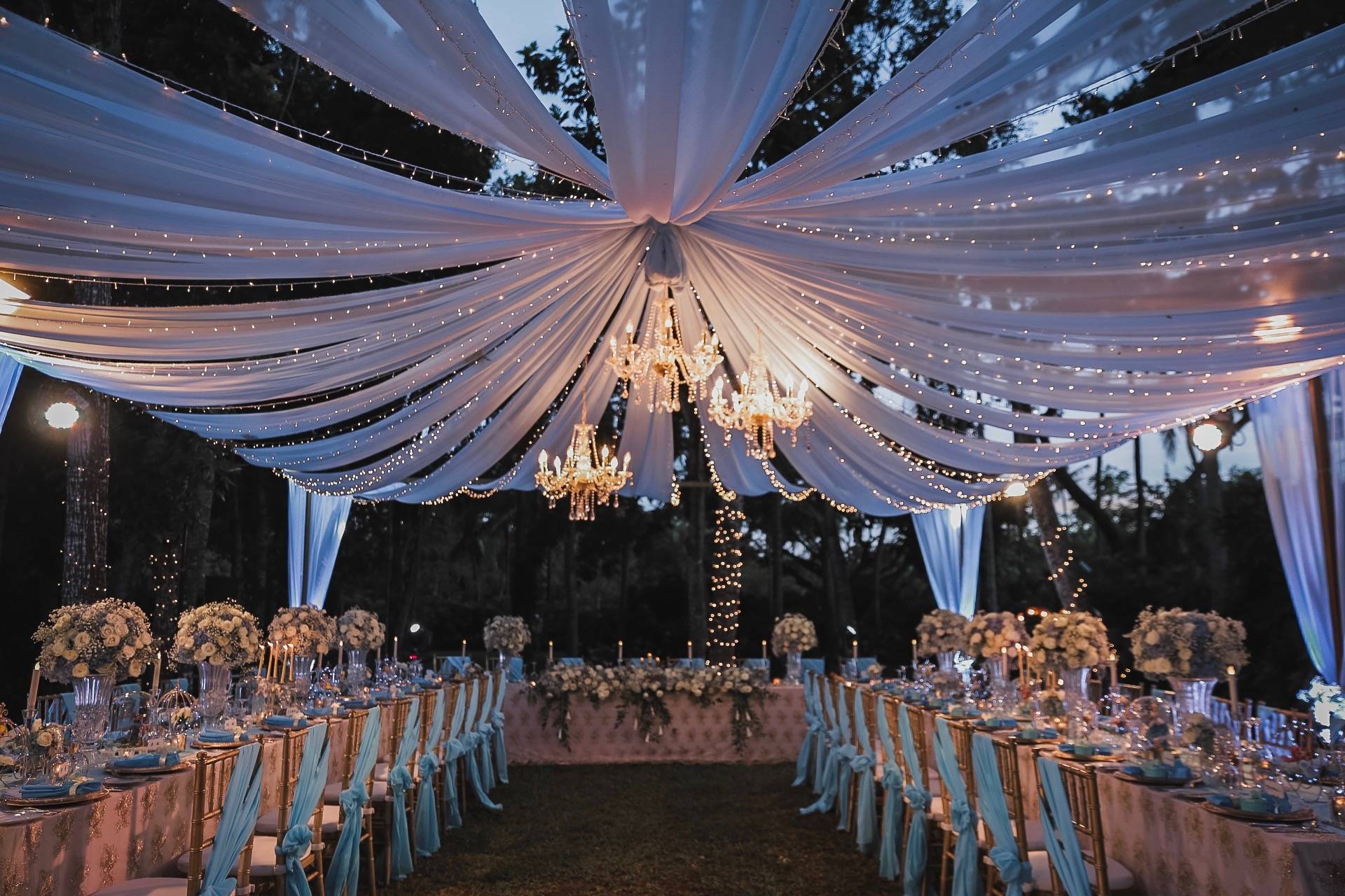 Ideas For Fun and Festive Wedding Theme | Weddingku.com