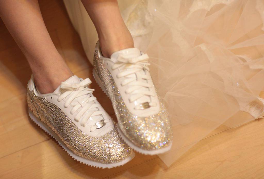 Cantik Dengan Sneakers Di Hari Pernikahan Weddingku Com