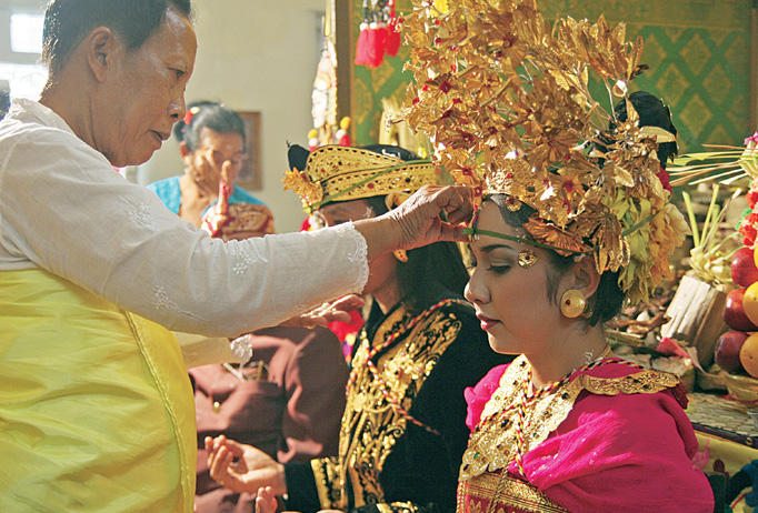 Rangkaian Prosesi Pernikahan Bali - Weddingku.com