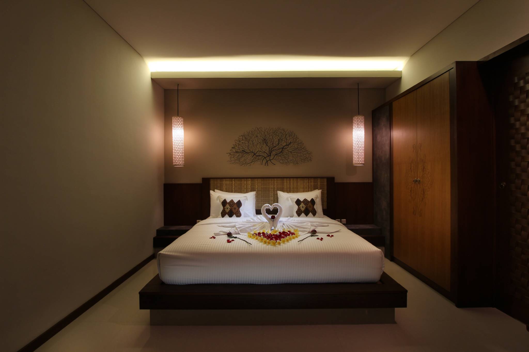 Maharaja Villas & Spa One Bedroom Pool Villa Honeymoon Decoration