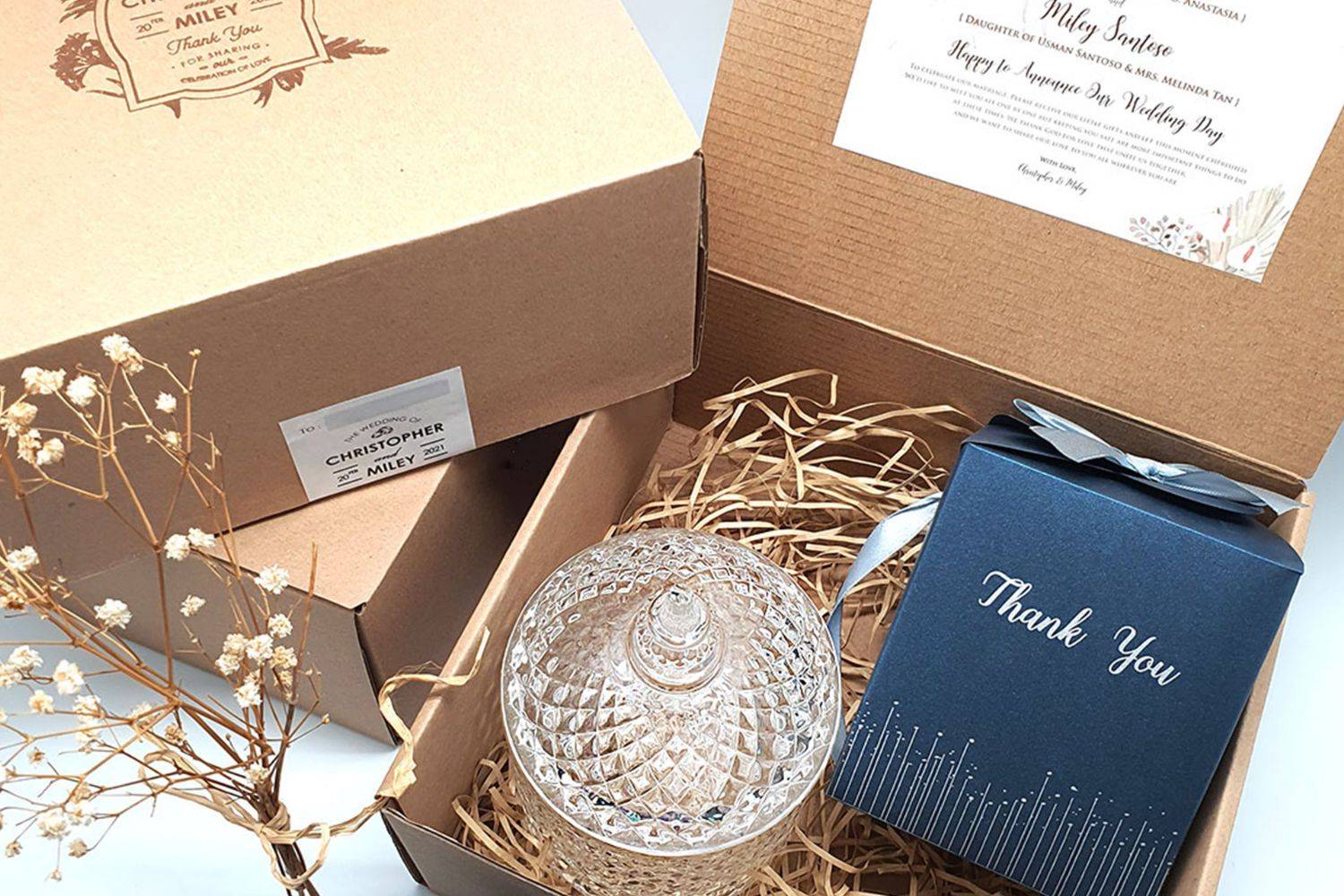 New Trend! Exclusive Gift Set by Fine Souvenir | Weddingku.com