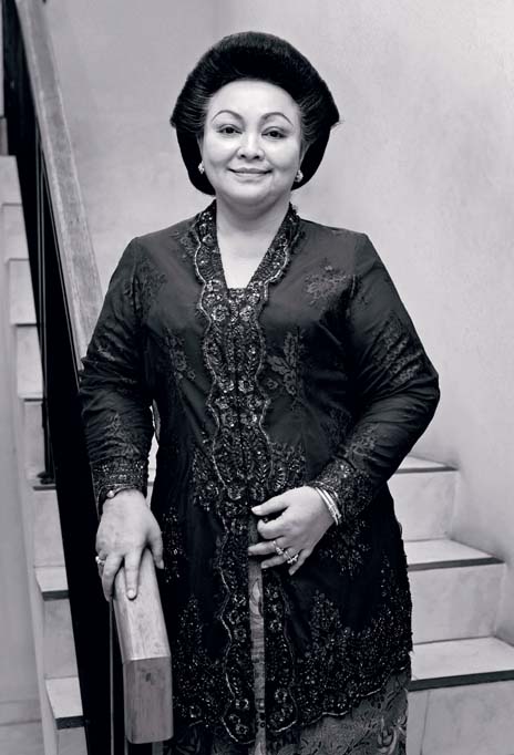 Tienuk Riefki Perjalanan Panjang Sang Maestro Rias Tradisi Ii Habis Weddingku Com