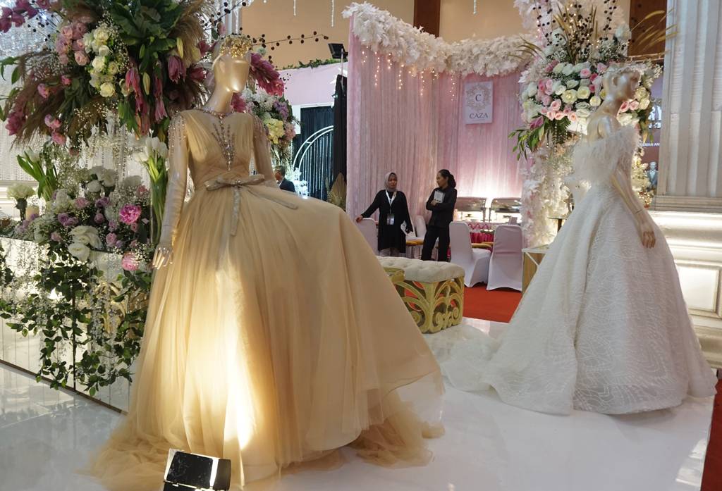 Gaun Dan Kebaya Desainer Ternama Di Jwf 2019 Weddingkucom