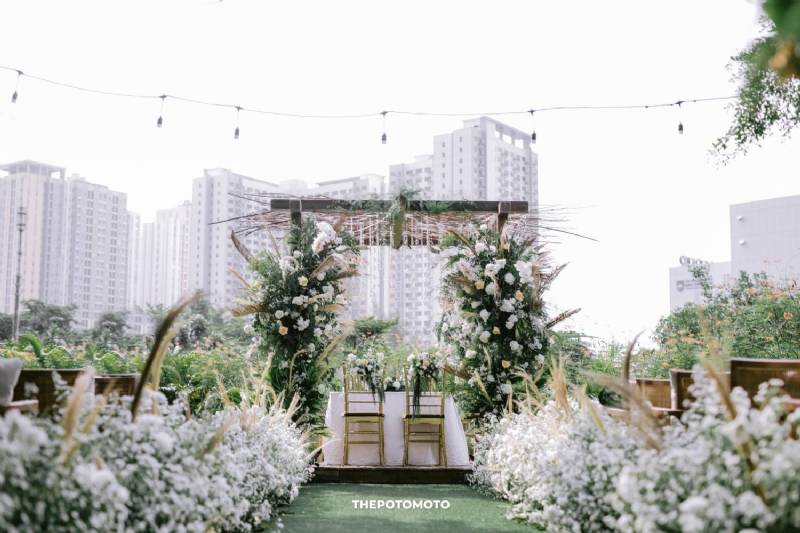 Venue: Seribu Rasa Summarecon Bekasi I Gaun Pengantin: Dinda Firdausa I Wedding Planner: SELARAS.ORG