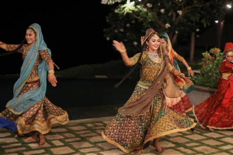 The Story of Christian Bautista & Kat Ramnani 33