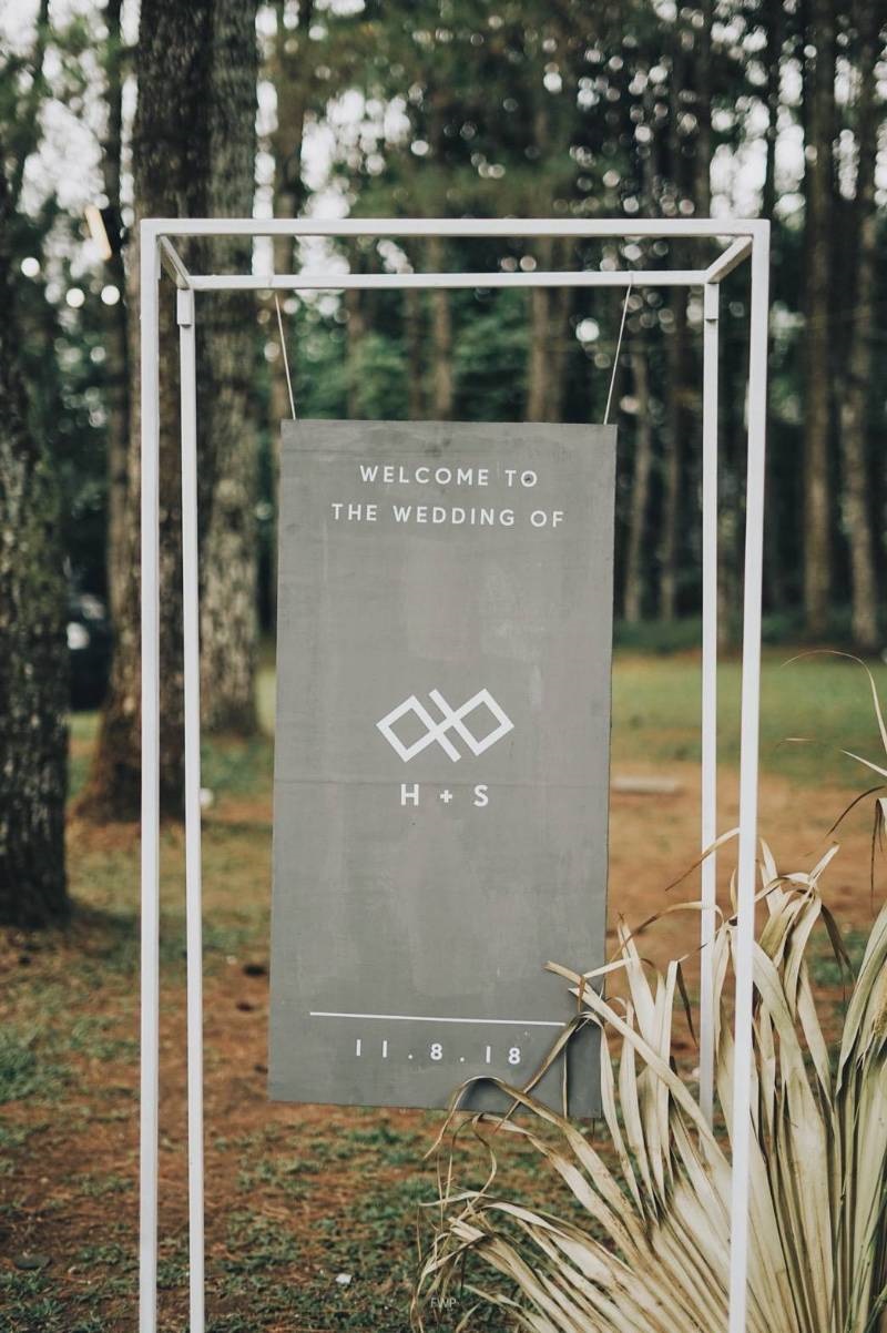 The Intimate Wedding between Two Haters of Fresh Flowers 17