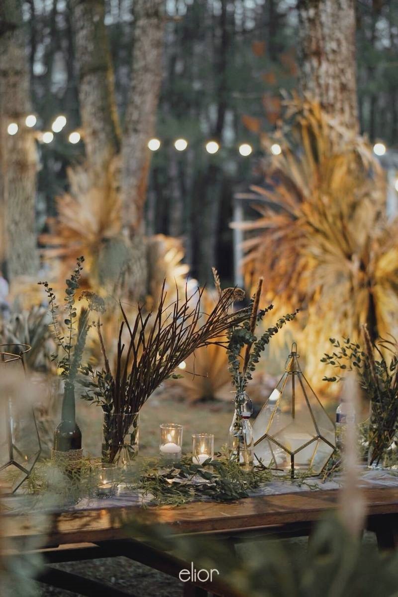 The Intimate Wedding between Two Haters of Fresh Flowers 26