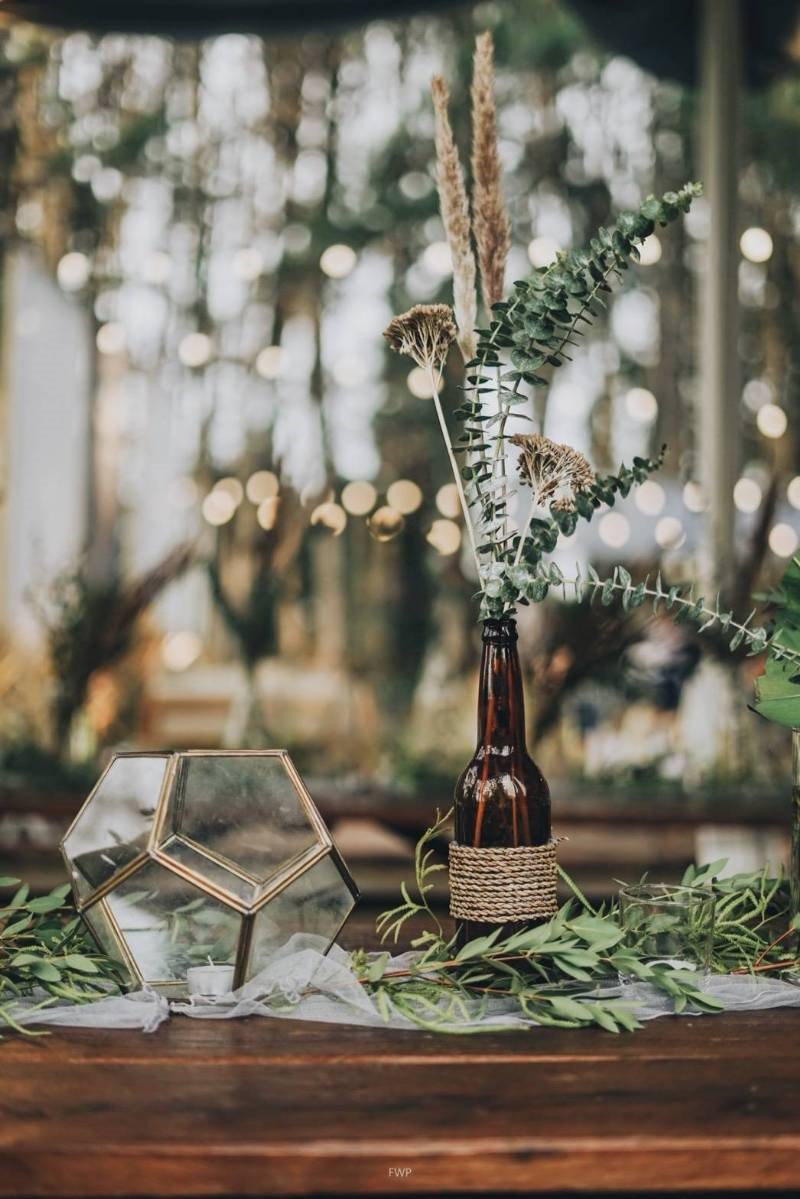 The Intimate Wedding between Two Haters of Fresh Flowers 25