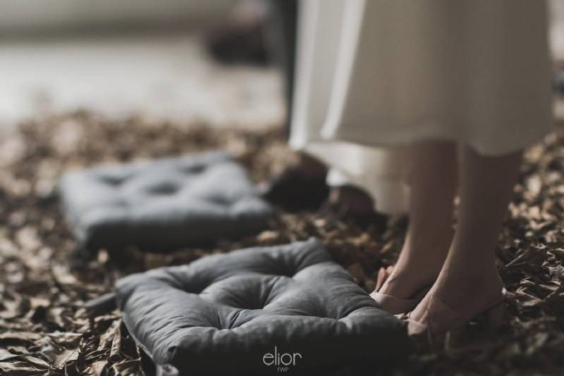 The Intimate Wedding between Two Haters of Fresh Flowers 1