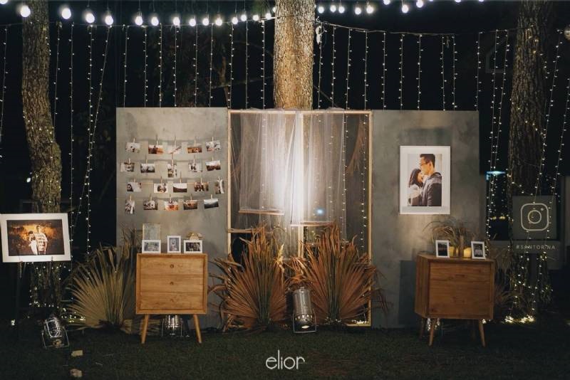 The Intimate Wedding between Two Haters of Fresh Flowers 14