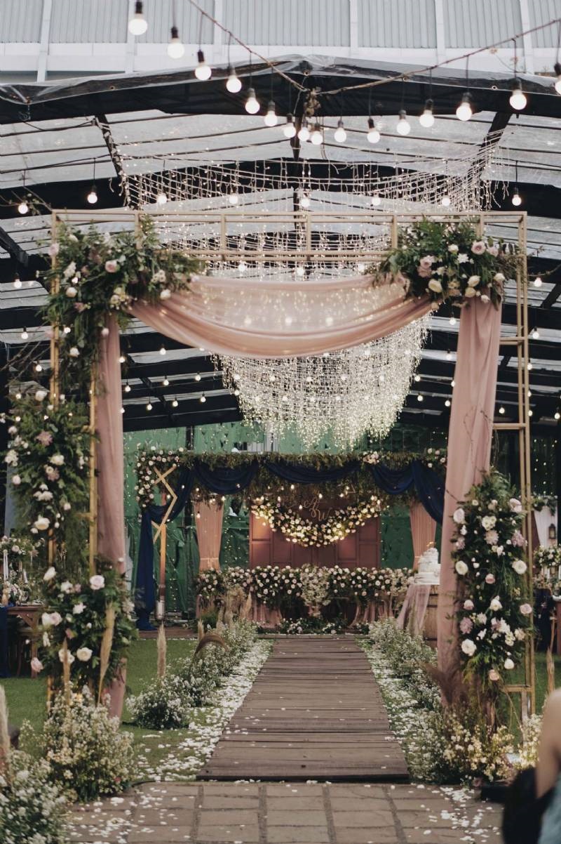 Rustic Wedding under Clear Tent for Andy & Winny 16