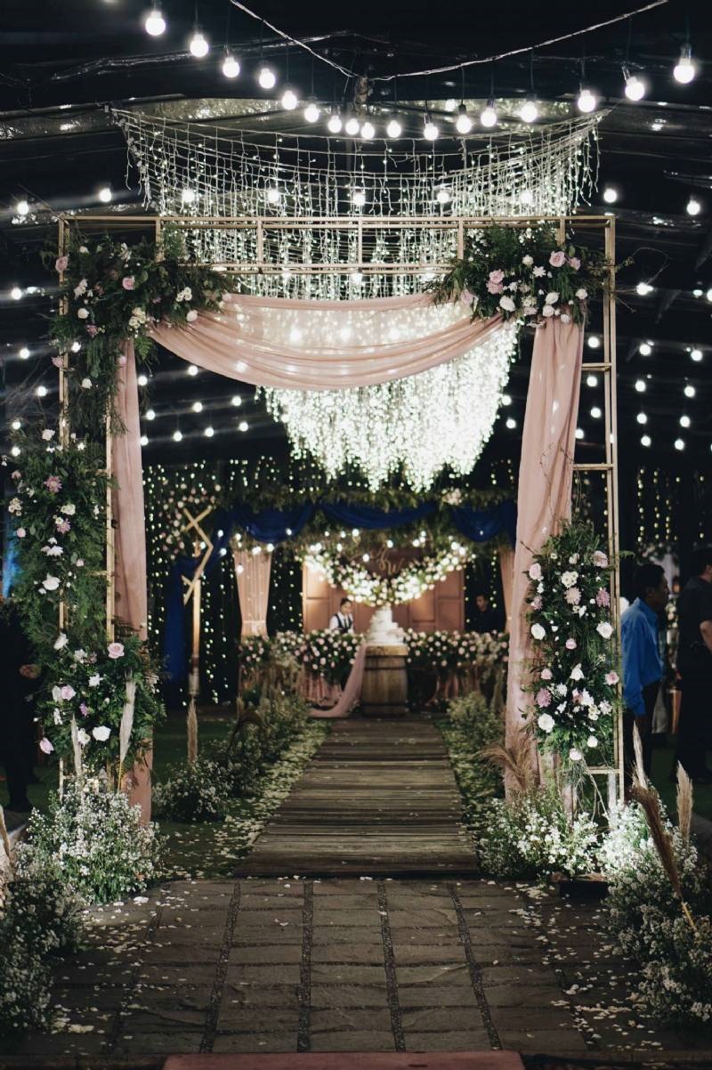 Rustic Wedding under Clear Tent for Andy & Winny 25