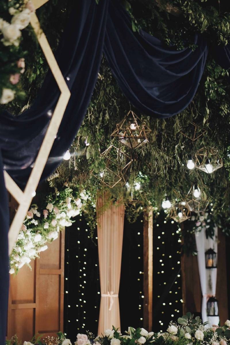 Rustic Wedding under Clear Tent for Andy & Winny 14