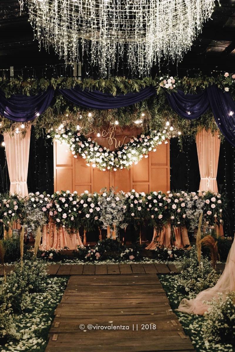 Rustic Wedding under Clear Tent for Andy & Winny 21