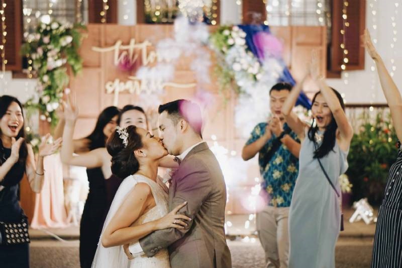 Rustic Wedding under Clear Tent for Andy & Winny 24