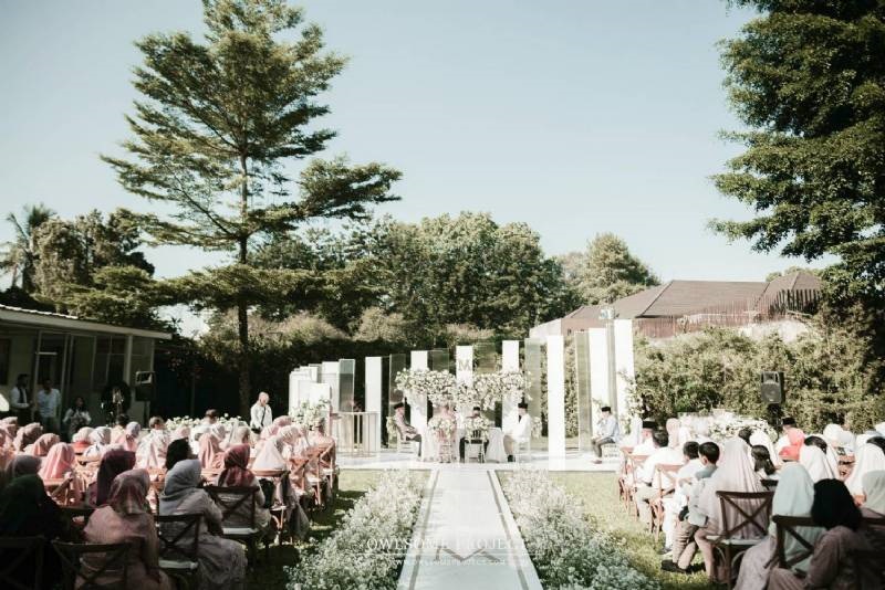 The Modern and Elegant Wedding Ceremony of Monica and Allen 6