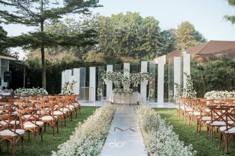 The Modern and Elegant Wedding Ceremony of Monica and Allen 5