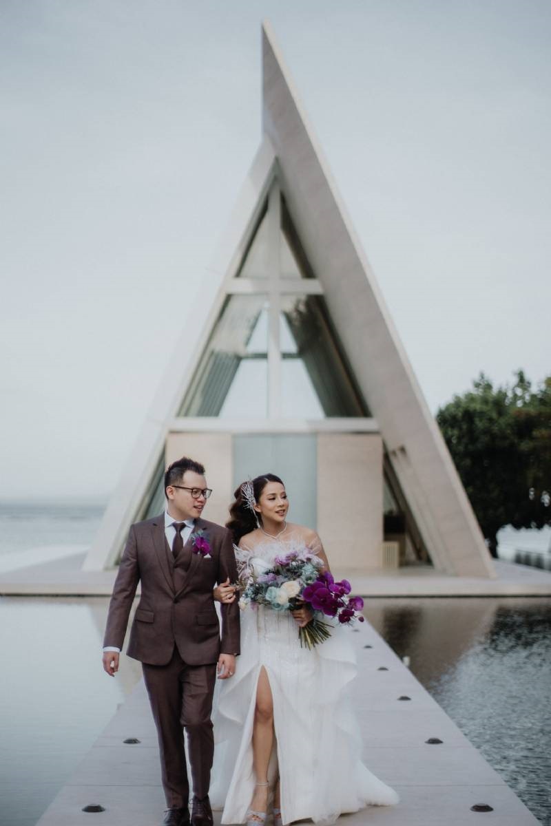 Venue: Conrad Bali I Gaun Pengantin: ENST Couture I Foto Liputan: Arya Wedding Films I Wedding Cake: