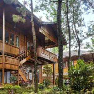 Jambuluwuk Resort Ciawi