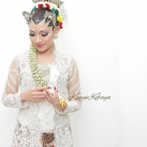 Kanye Kebaya
