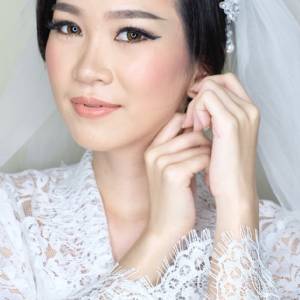 julina sanjaya makeup artist