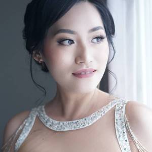 Emma Augustine Makeup