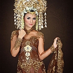 Lia Sanggar Rias & Busana Pengantin