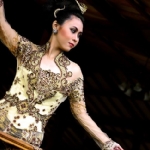 Tinong Kebaya