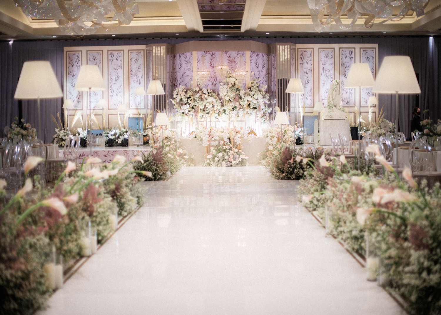 Venue: Ayana MidPlaza Jakarta I Foto Liputan: Reynard Karman Photography I Wedding Cake: Ivoire Wedd