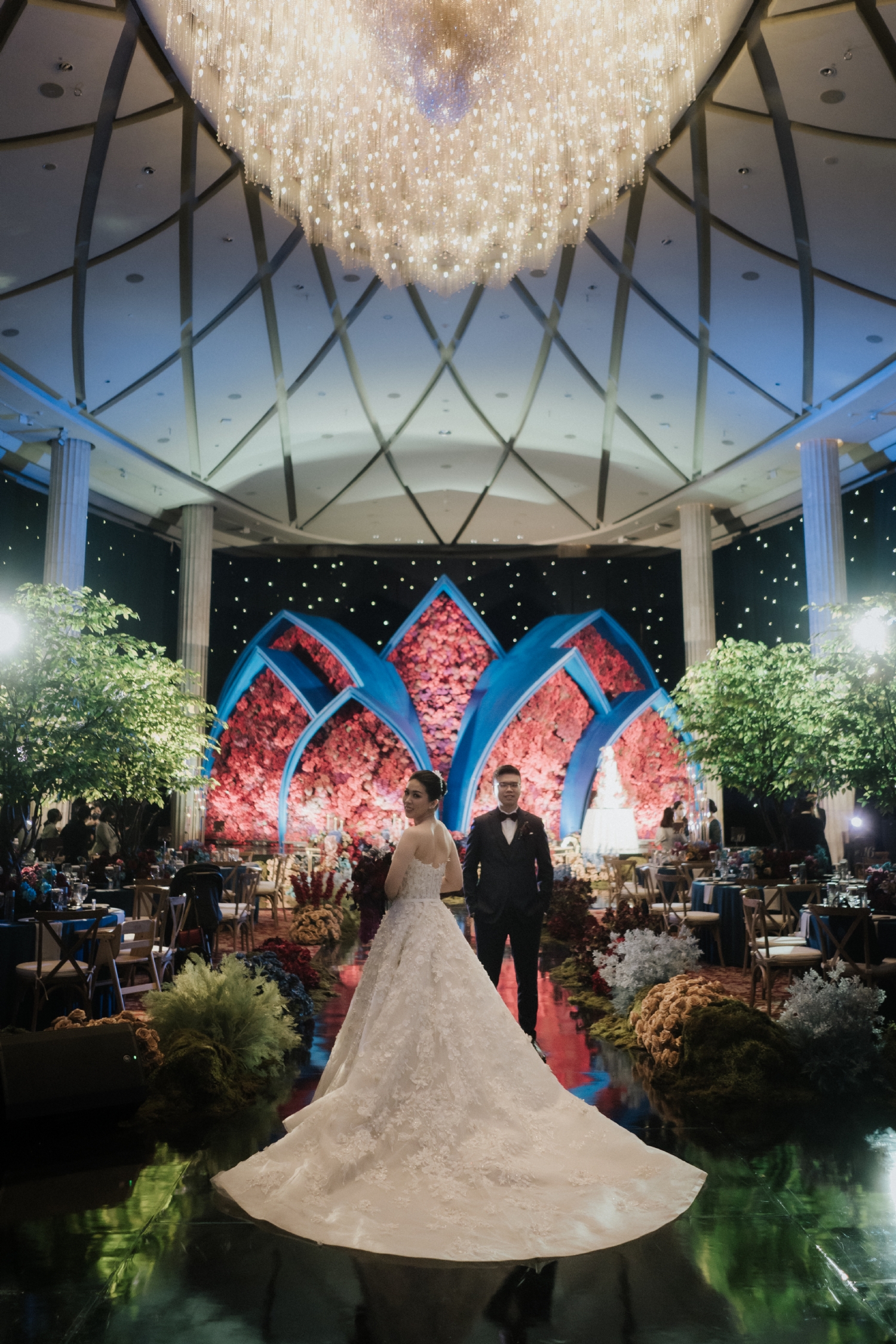 Wedding Stylist: Her Maid Of Honor I Decoration: Lotus Design I Venue: Hotel Indonesia Kempinski Jak