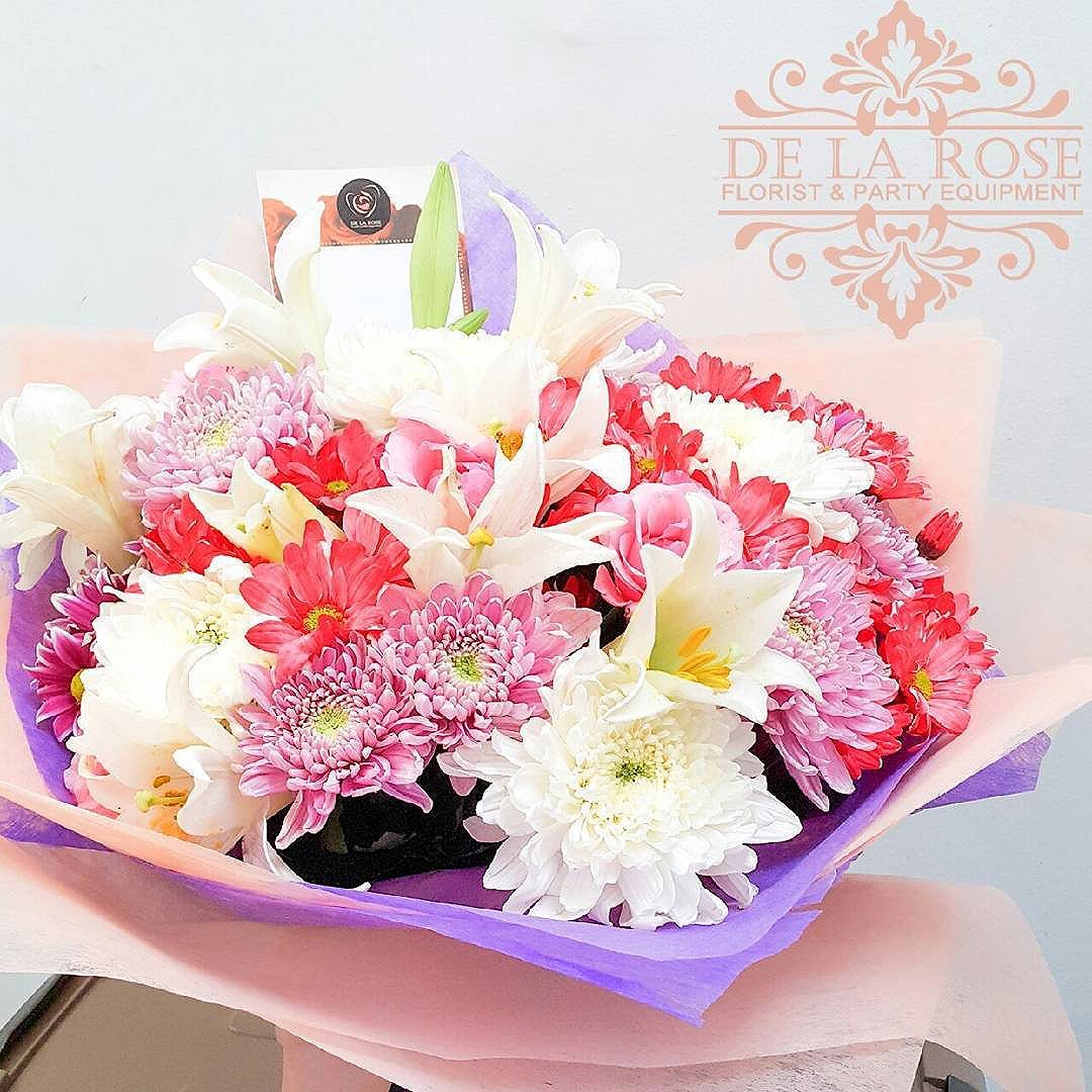 De La Rose Florist Koleksi Foto Hand Bouquet Florist Collections Weddingku Com