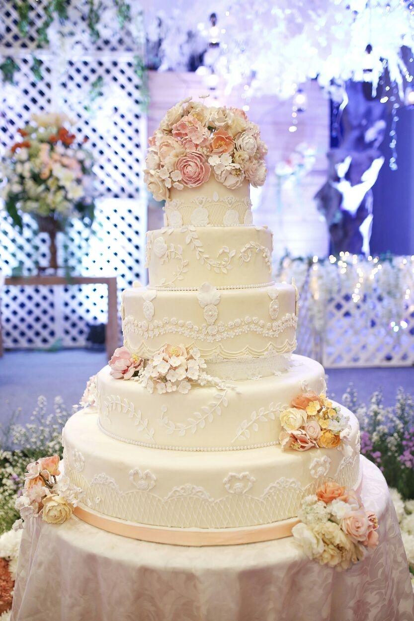 Whitepot Wedding Cakes Kue Pengantin Gallery Weddingkucom