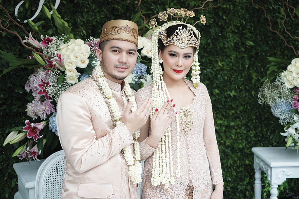  Pernikahan Adat Sunda yang Modern Andini Nurmalasari 