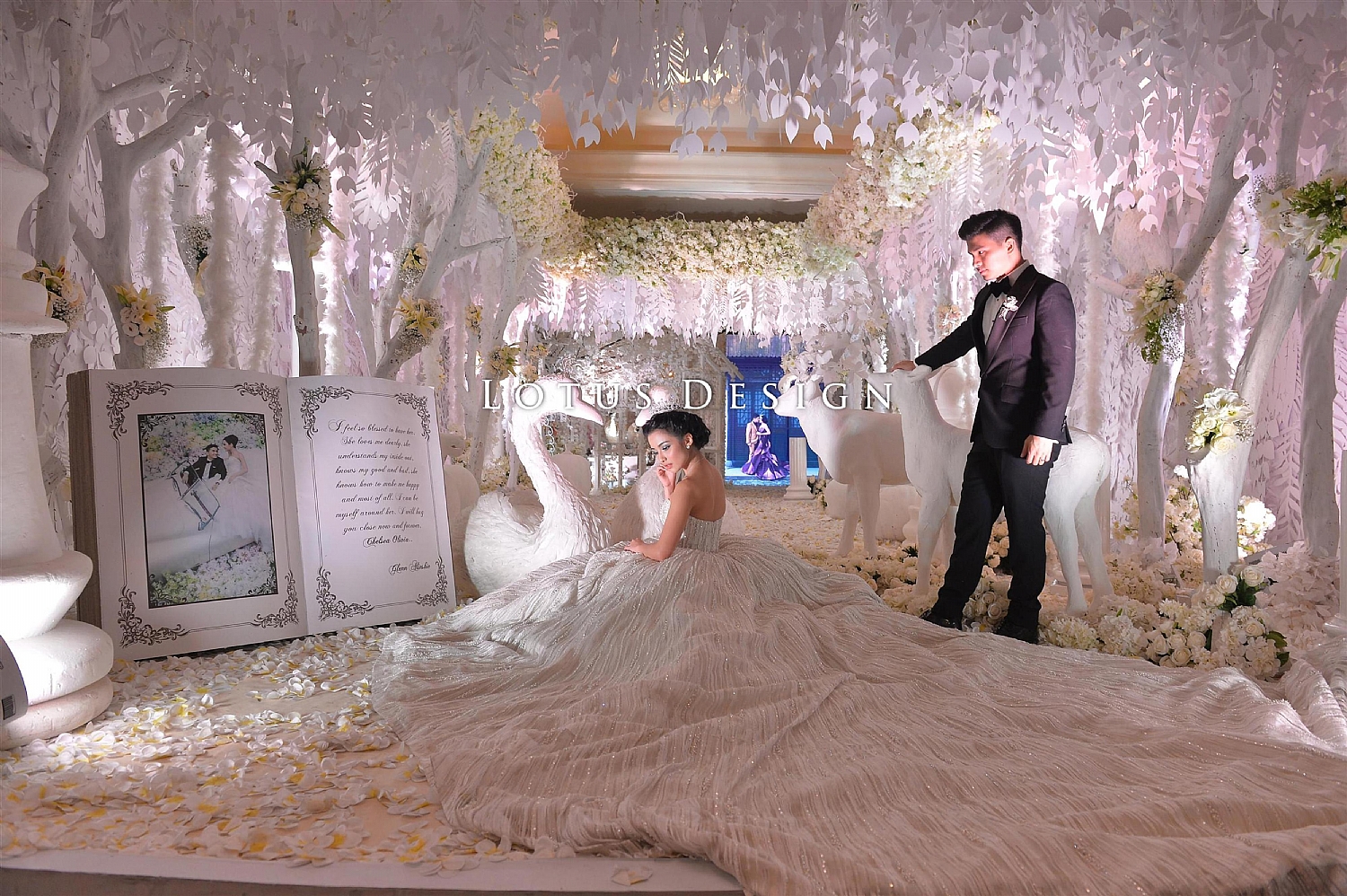 Lotus Design Koleksi Foto Dekorasi Glenn Alinskie Chelsea Olivia Weddingku Com