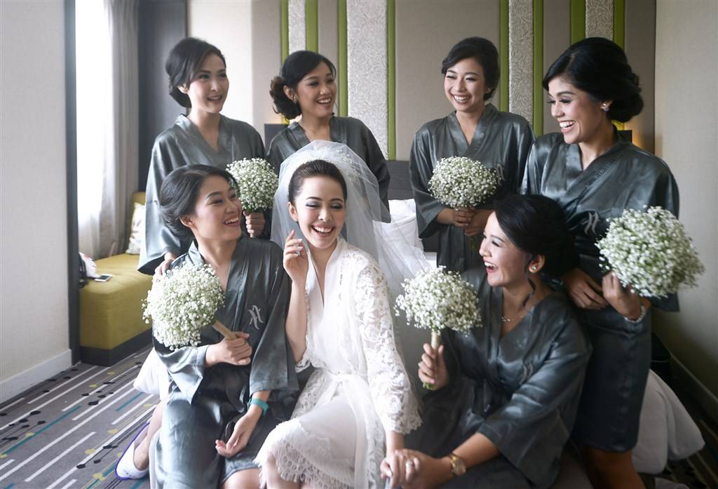Yora Afi s White Wedding  At Mandarin Oriental Jakarta  