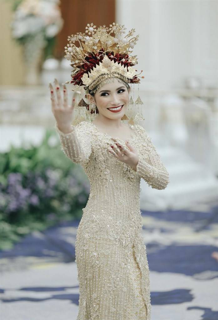 Make Up Artist : Marlene Hariman | Venue : IKK Wedding (Menara Mandiri) | Decoration: Garda Dekorasi