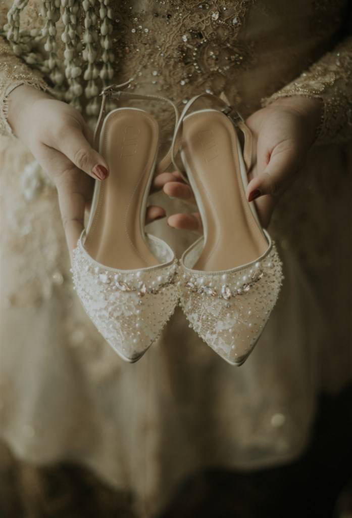 Sepatu cantik yang dipakai saat akad nikah