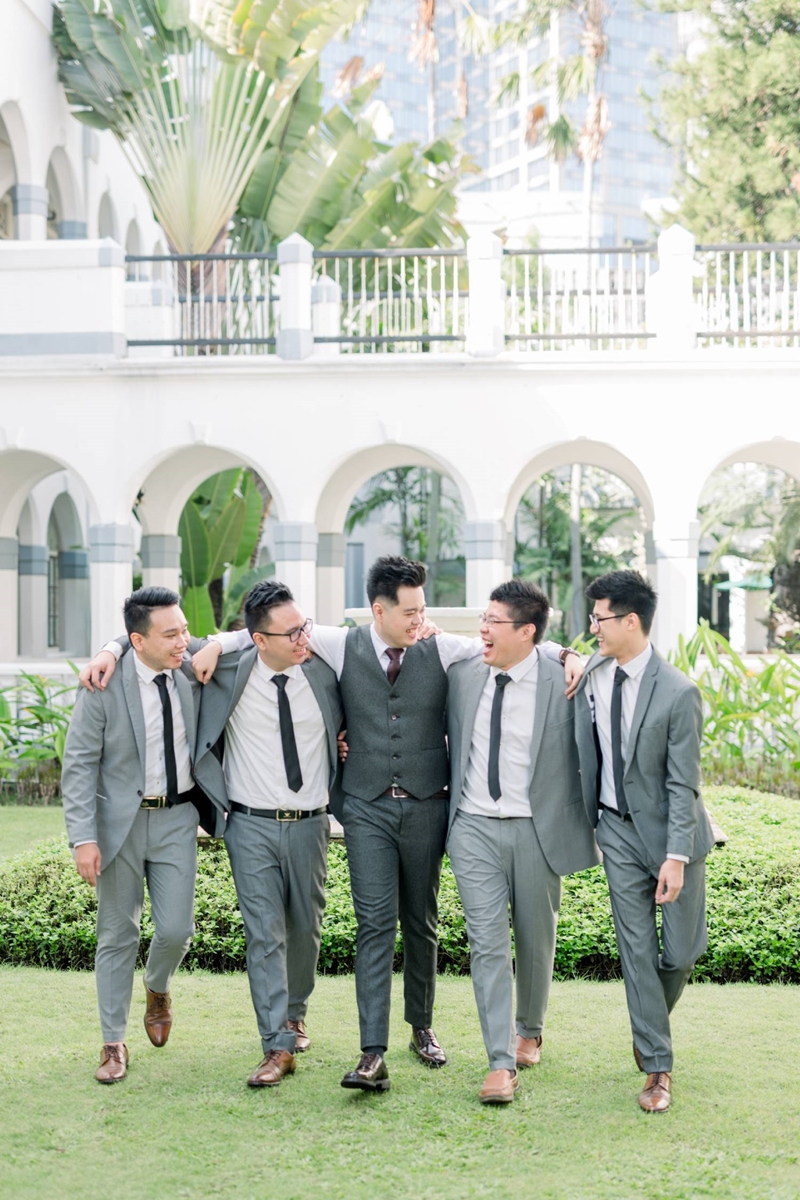 Venue: Hotel Majapahit Surabaya I Gaun Pengantin: TINARA Bridal Boutique Salon I Jas Pengantin: Bie 