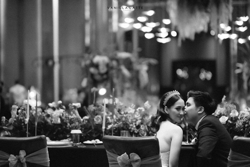 Venue : Pullman Ciawi Vimala Hills Resort Spa & Convention I
Wedding cake : Amor Cake I Make up art