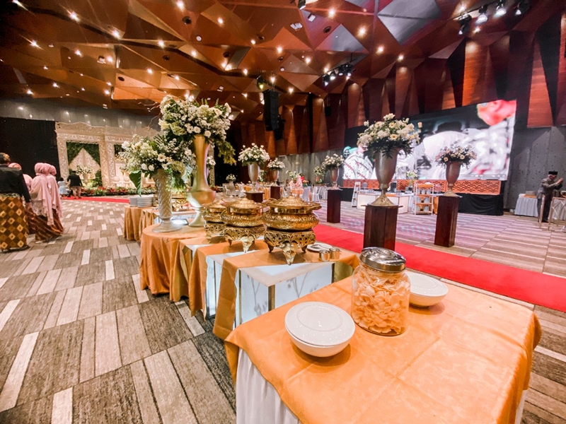 The Wedding of Dina & Djatmiko 12