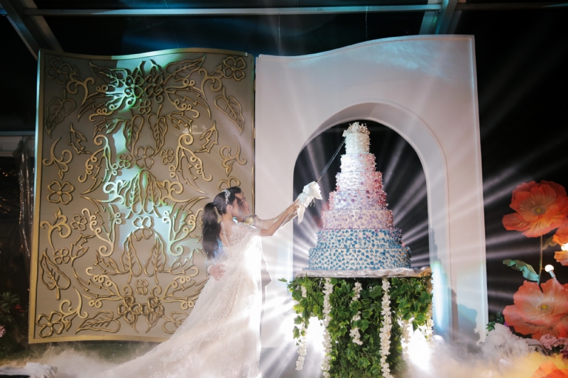Decoration : Galaxy Decoration | Wedding Stylist : Styled by Edo Leonard | Wedding Cake : 
Yani Cak