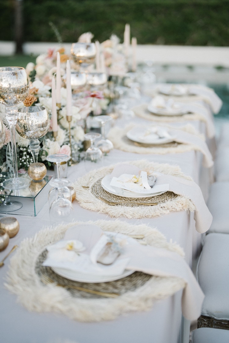 Venue: The Surga Villa Estate I Photo: Gerobak Photography I Wedding Cake: Top of It I Decoration: B