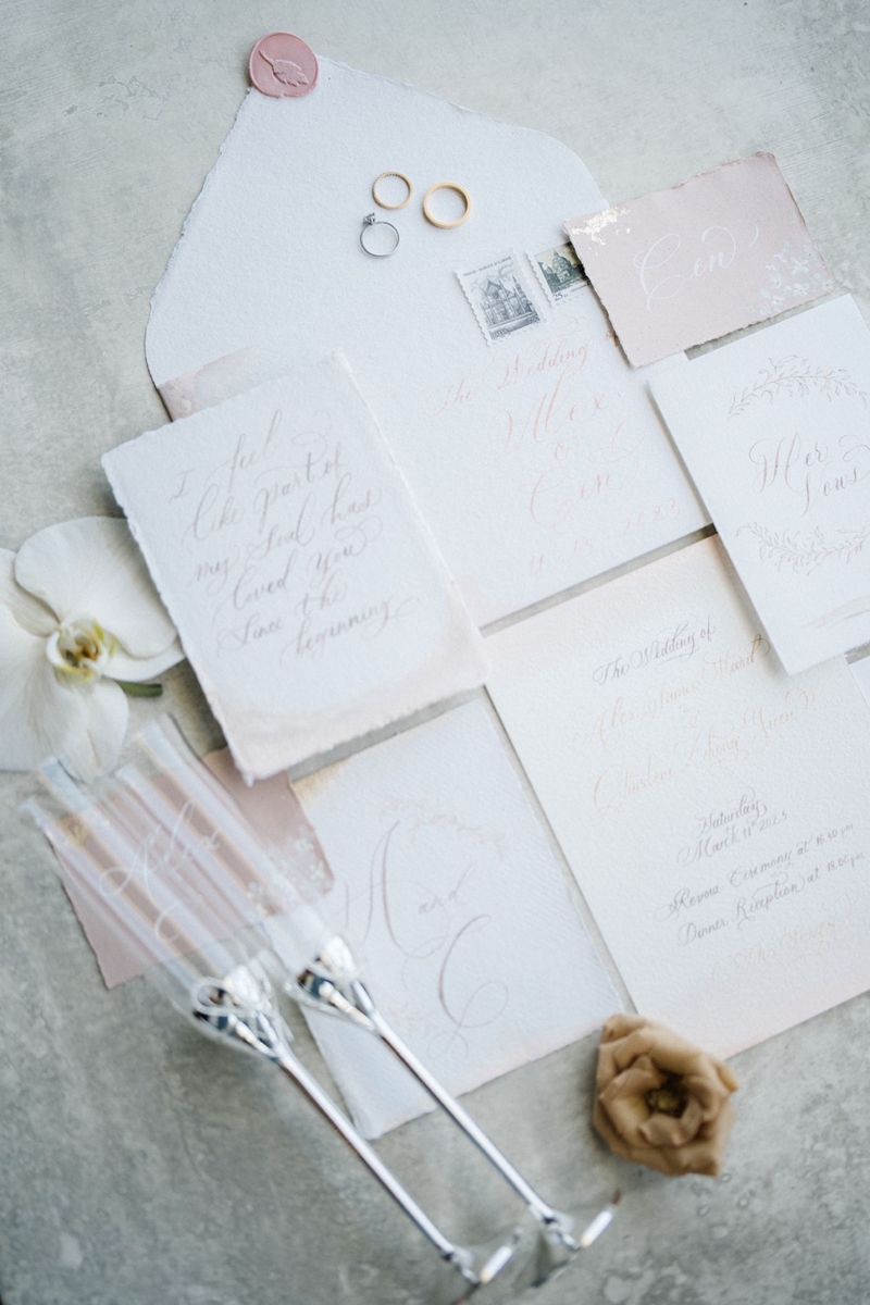 Venue: The Surga Villa Estate I Photo: Gerobak Photography I Wedding Cake: Top of It I Decoration: B