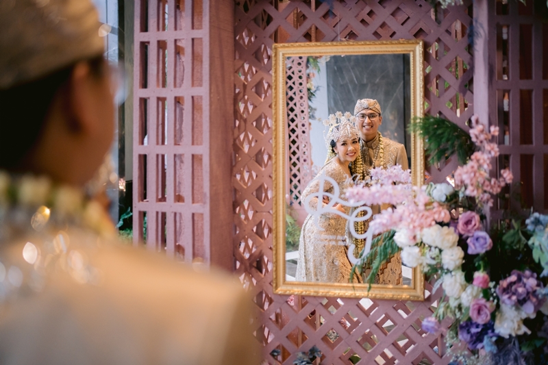 Decoration :  Nicca | Wedding Stylist : Prolog Design | Gaun Pengantin : Studio Boh