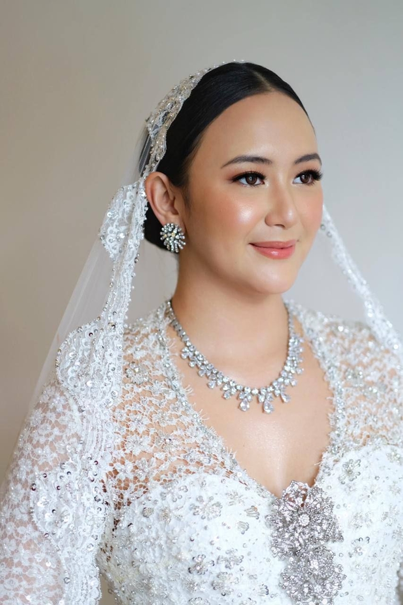 Gaun Pengantin : Hands by Jeje I Foto Liputan : Lights Journal I 
Decoration : Mawar Prada Wedding 