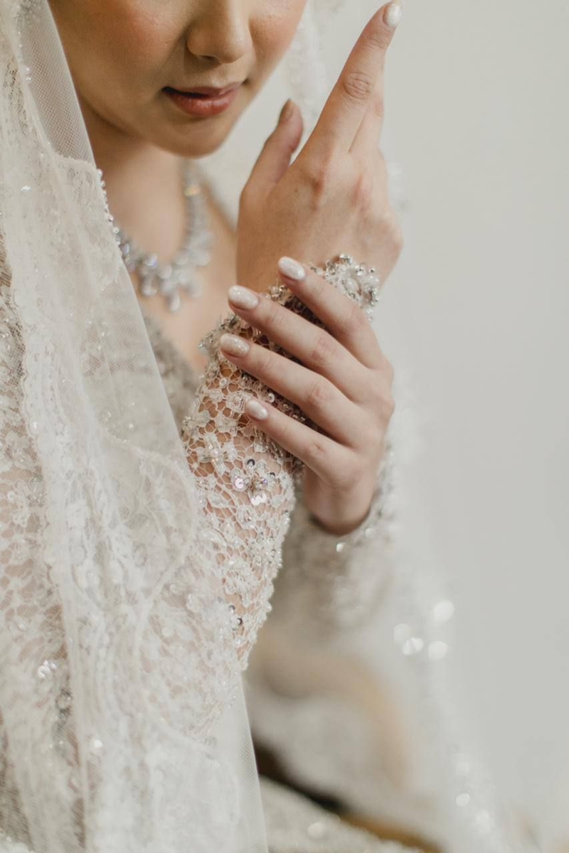 Gaun Pengantin : Hands by Jeje I Foto Liputan : Lights Journal I 
Decoration : Mawar Prada Wedding 