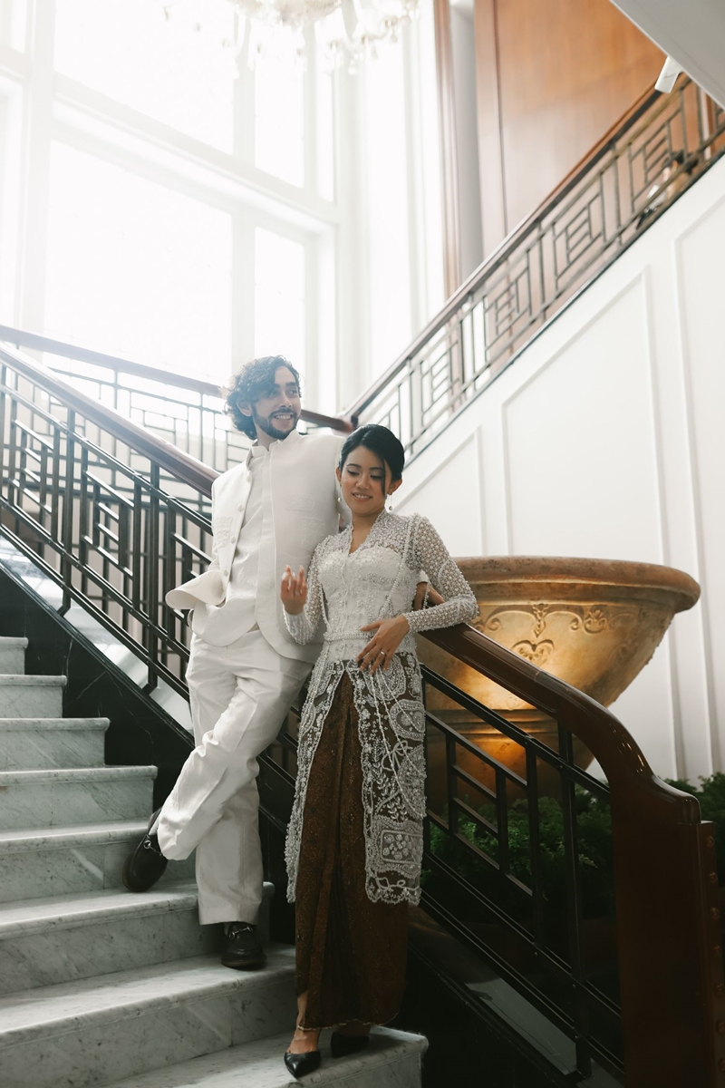 Gaun Pengantin : Hands by Jeje I Make up artist :  Beauty by Yusti I Venue : The Hermitage Jakarta I